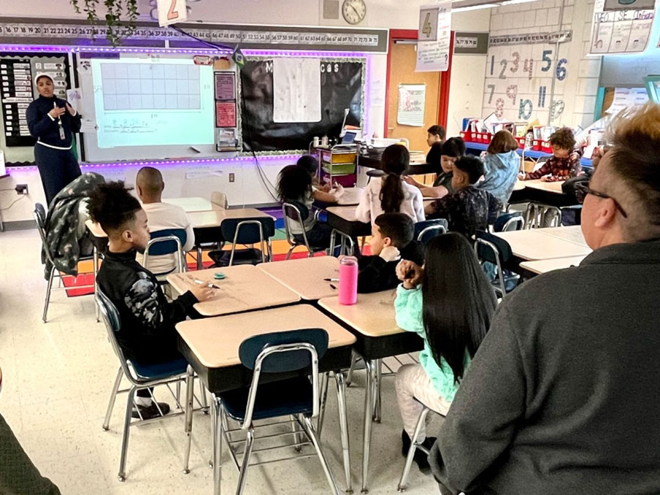 Salem School Committee Observes BAIS Dual Language Program